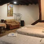 Casa Pombas بيت ضيافة *